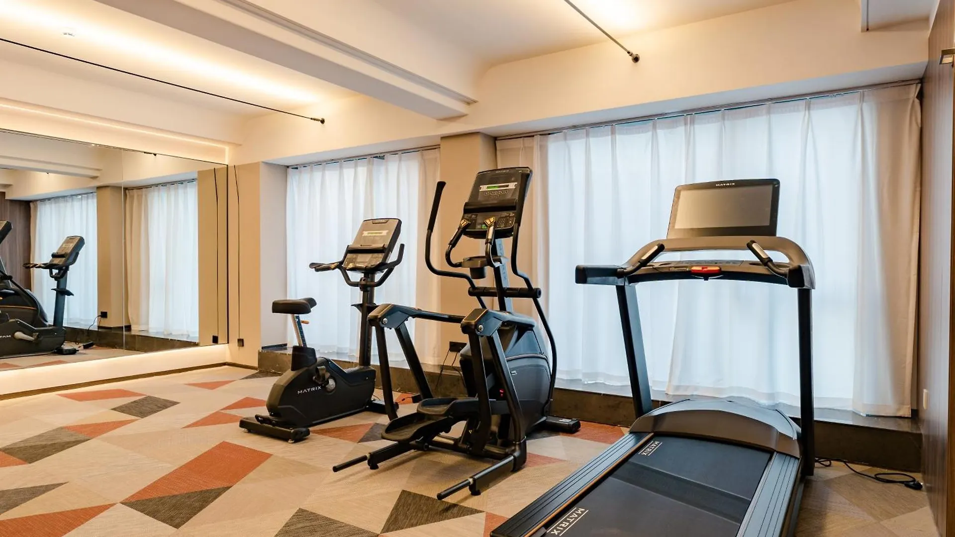 Madison Zhengzhou East Railway Station Hotel 4*,  China